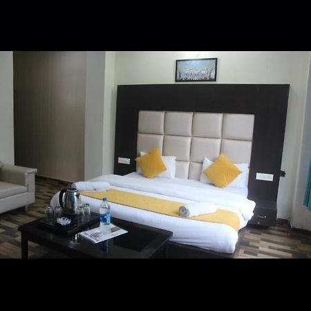 Hotel Stay Well Banikhet Bagian luar foto