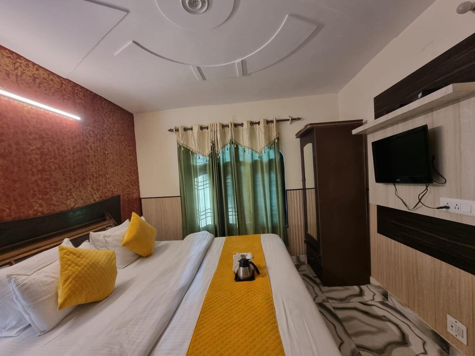 Hotel Stay Well Banikhet Bagian luar foto