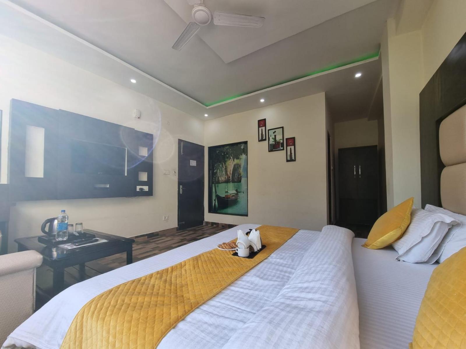 Hotel Stay Well Banikhet Bagian luar foto