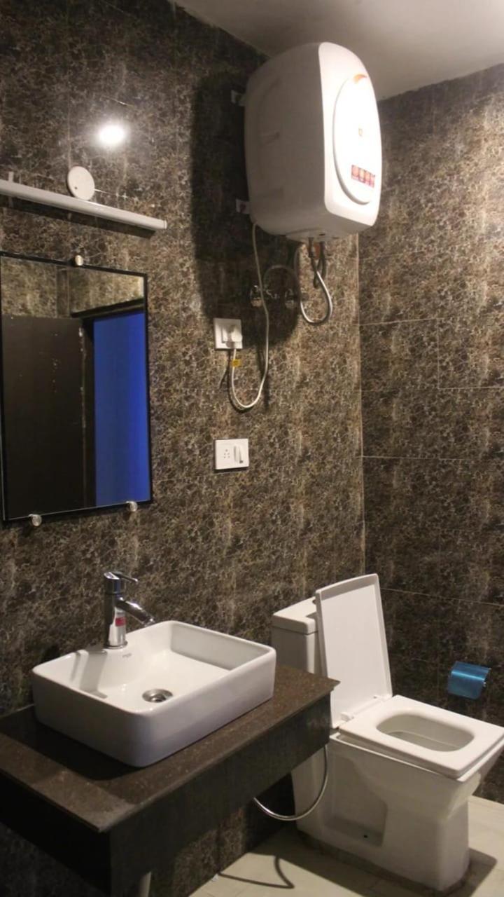 Hotel Stay Well Banikhet Ruang foto