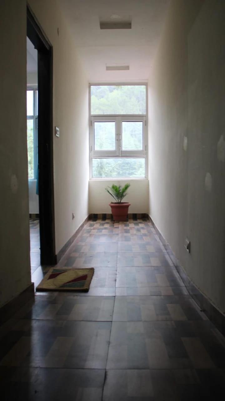 Hotel Stay Well Banikhet Bagian luar foto