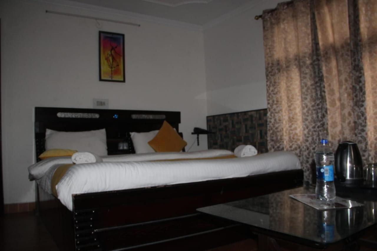 Hotel Stay Well Banikhet Bagian luar foto